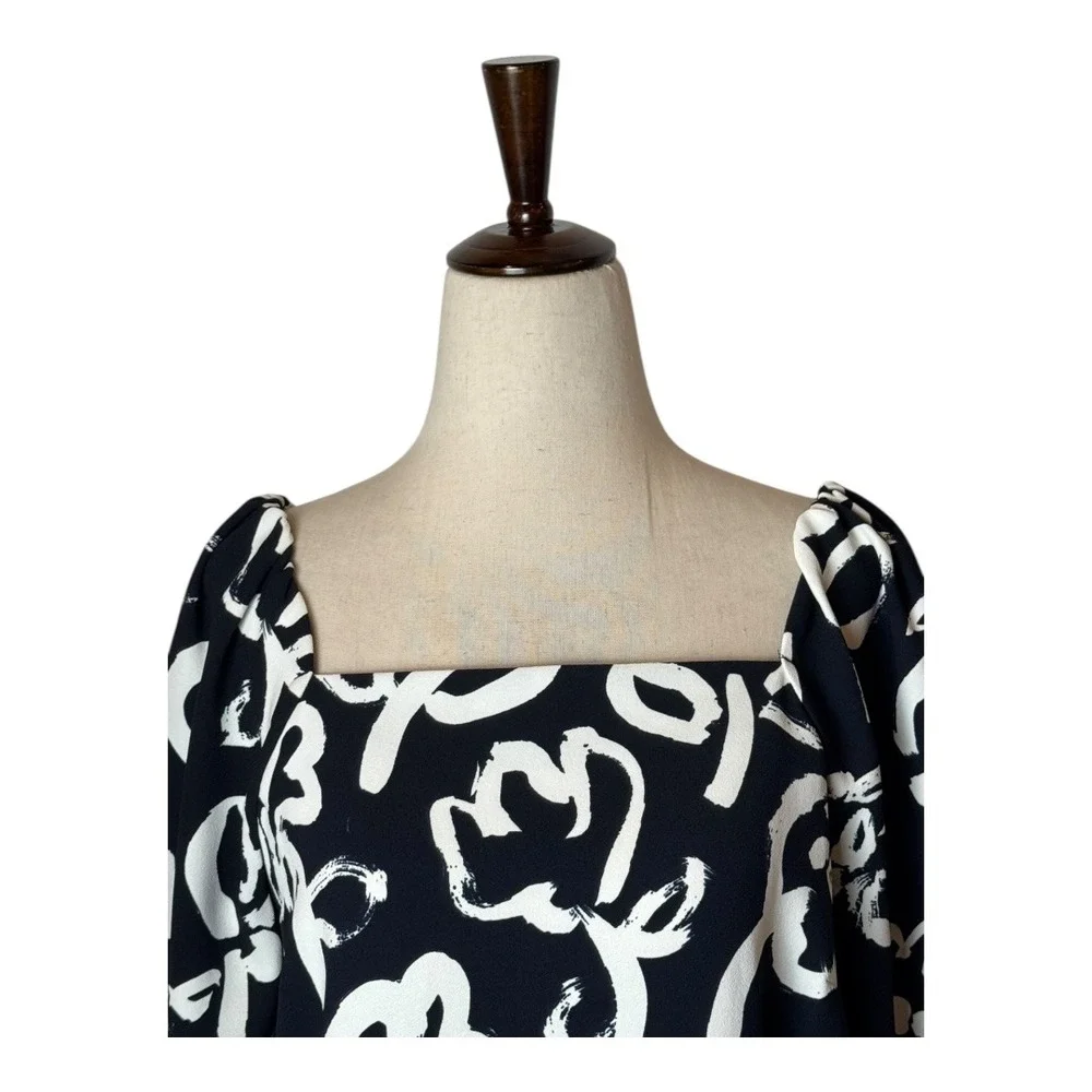 J Crew 365 Shirt Women 4‎ Navy Blue Square Neck Floral Print Blouse Preppy Retro